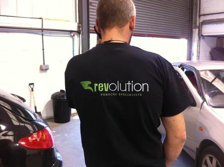 Scott took some time out from fixing cars to try his hand at modelling the new Revolution Porsche autumn collection shirts.