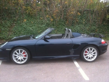 The bodywork of the Boxster 986 should be in perfect condition.